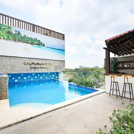 California Saigon Hotel & Rooftop Pool-2